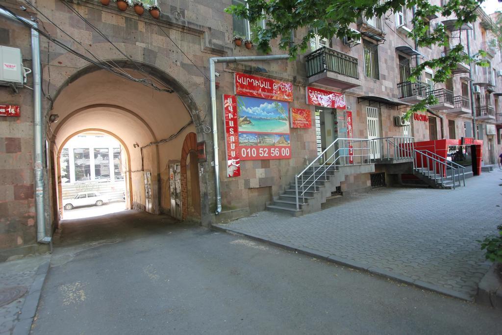 Studio With Balcony On Sayat Nova Avenue Yerevan Exterior photo